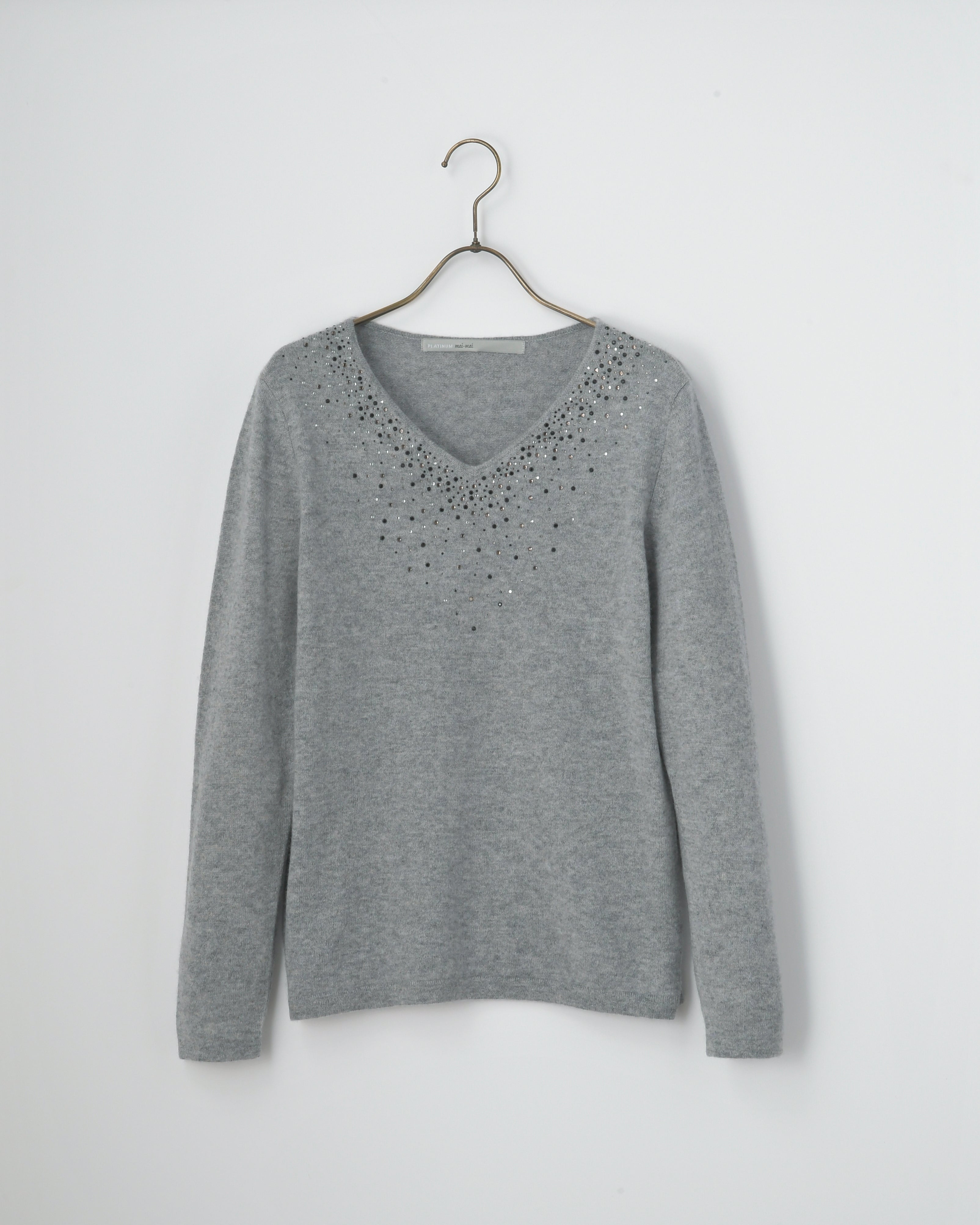 PLATINUM mei-mei】25カシミヤ100％ビジューVネックセーター