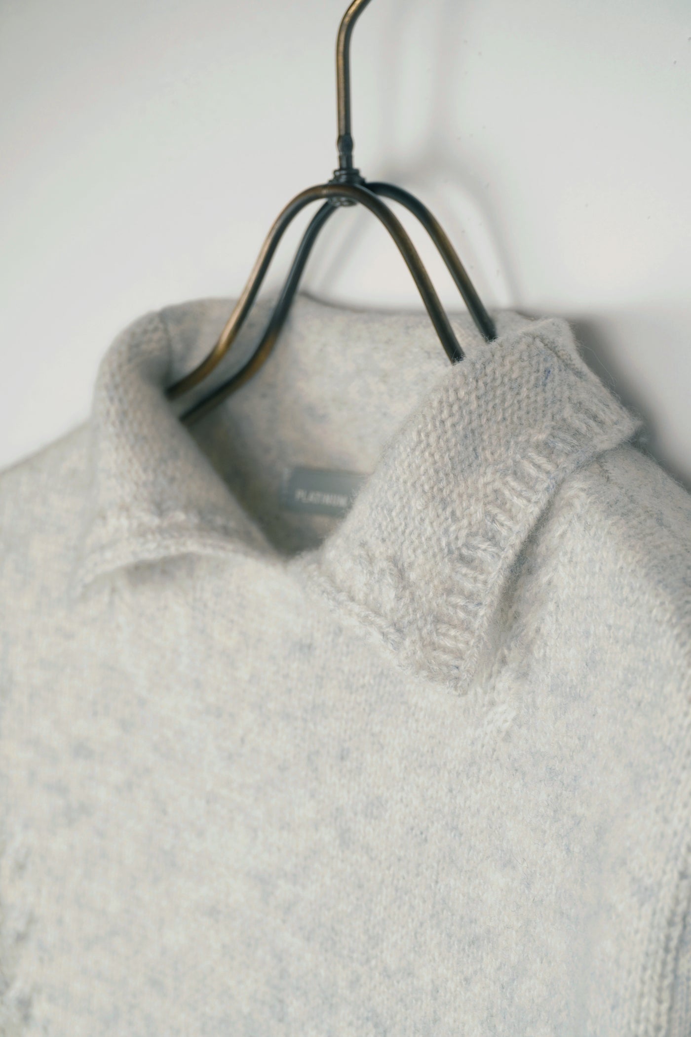 【PLATINUM mei-mei】カシミヤ100％襟スリットハイネックセーター