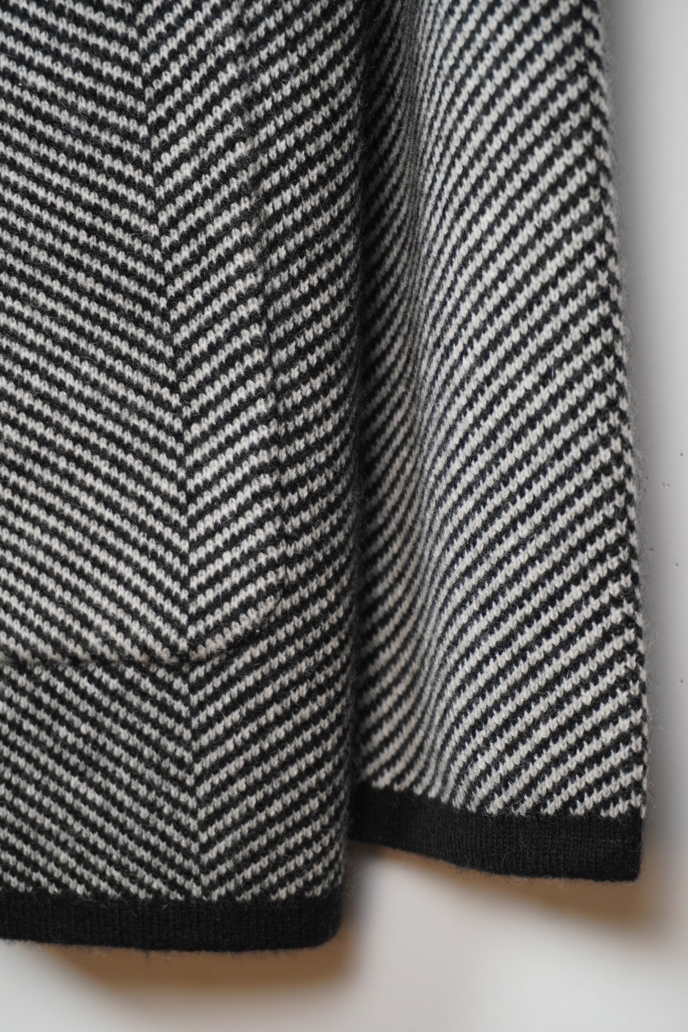 【GRABRE】25最高級カシミヤ100％ヘリンボーンカーディガン