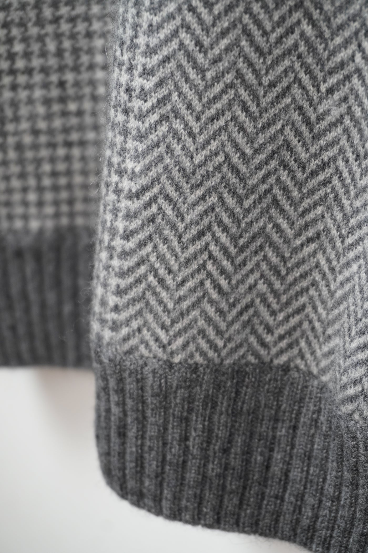 【GRABRE】25最高級カシミヤ100％ヘンリーネックパッチワークセーター