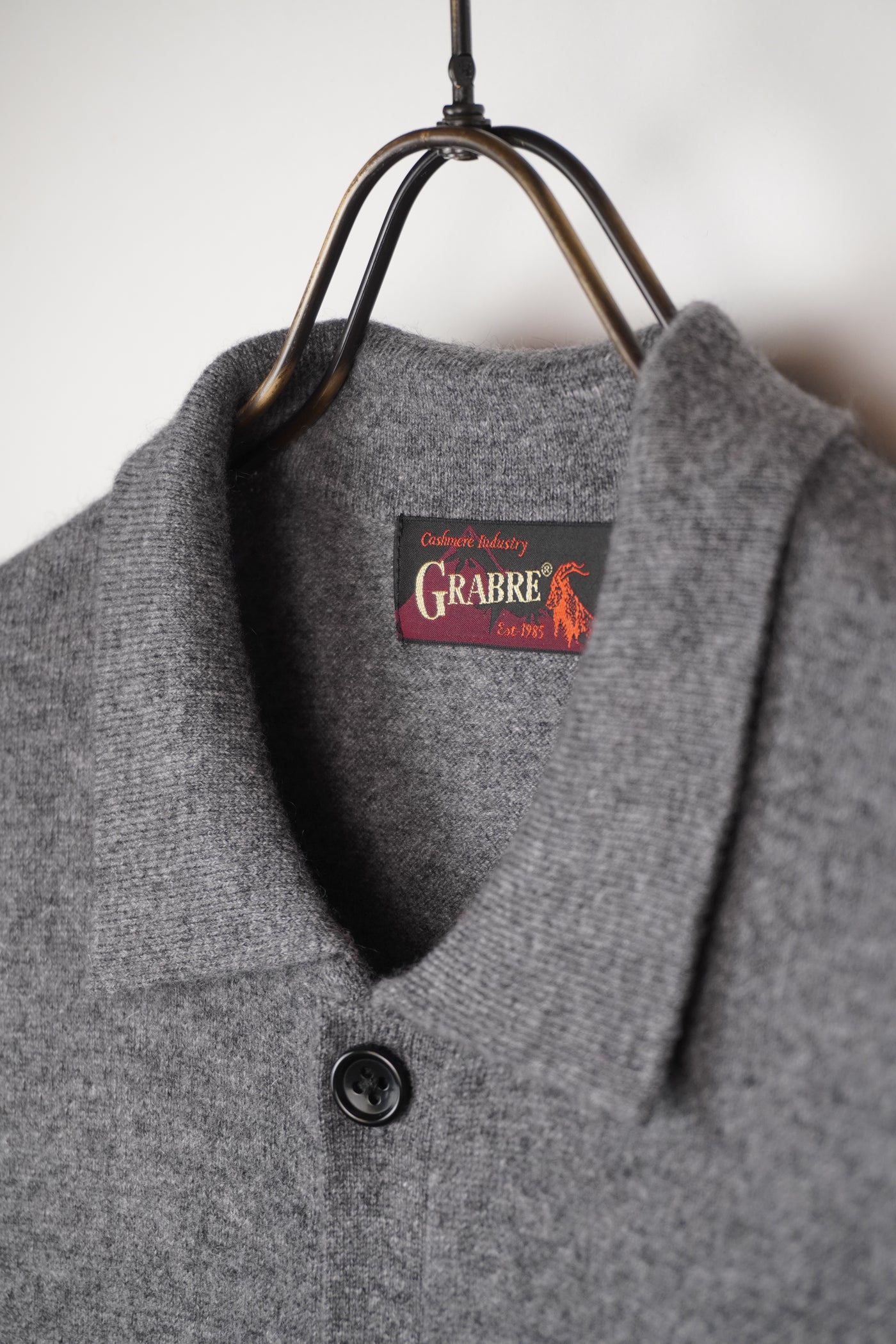 【GRABRE】25最高級カシミヤ100％ポロカラーポケットカーディガン